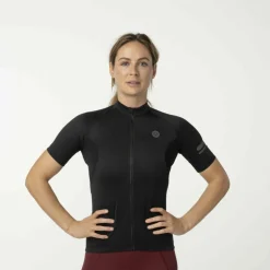 AGU Essential Core Dames shirt met korte mouwen - zwart