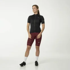 AGU Essential Core Dames shirt met korte mouwen - zwart