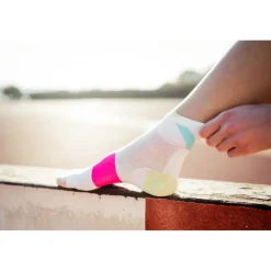 INCYLENCE Ultralight Strikes Short Sokken - Wit Roze