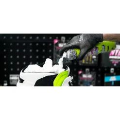 Muc-Off Helmet Foam Fresh Schuimreiniger voor binnenhelmen 250 ml